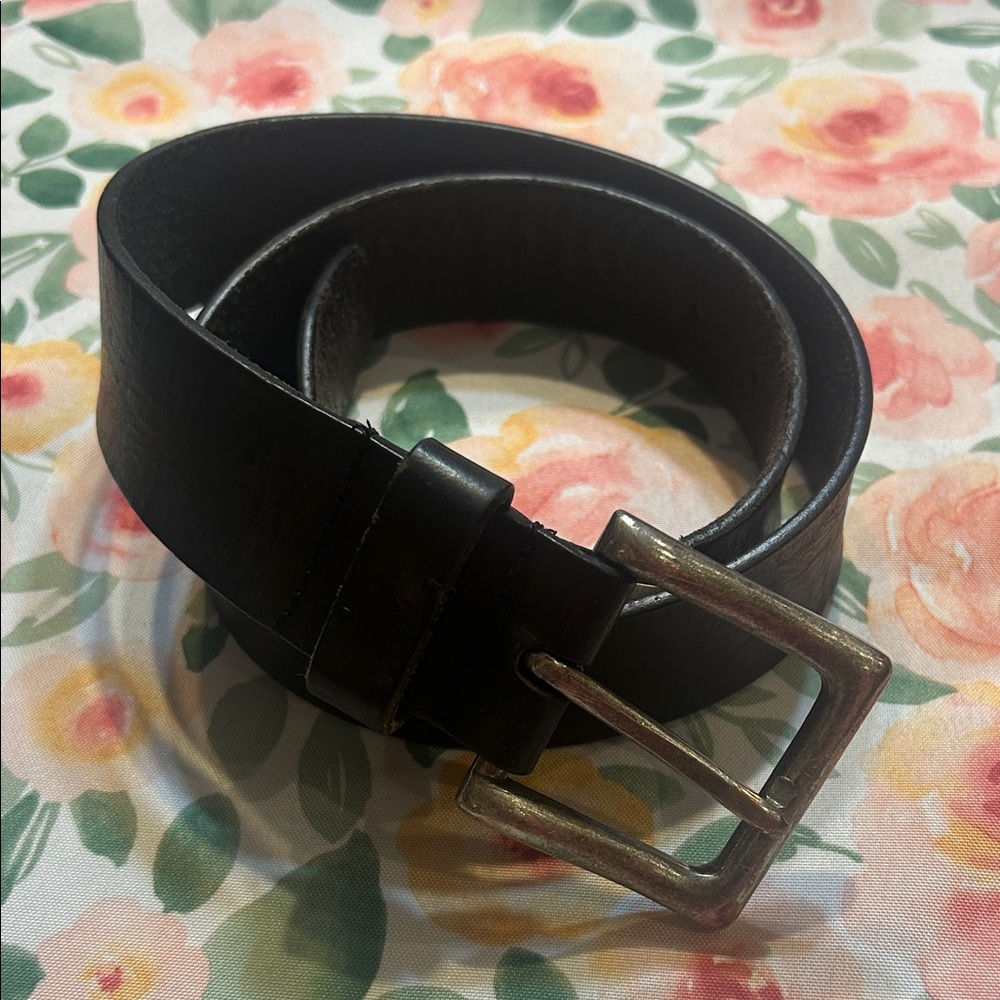 Stone Mountain Men's Black Leather Belt Small 30-32